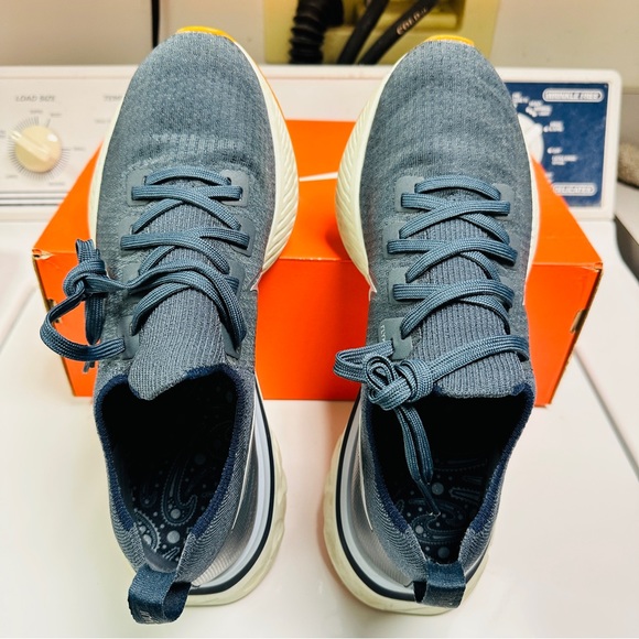 Nike React Infinity Run Flyknit - Picture 5 of 12